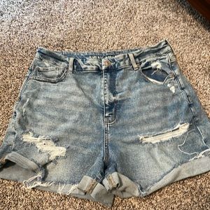 American Eagle Curvy Mom Short